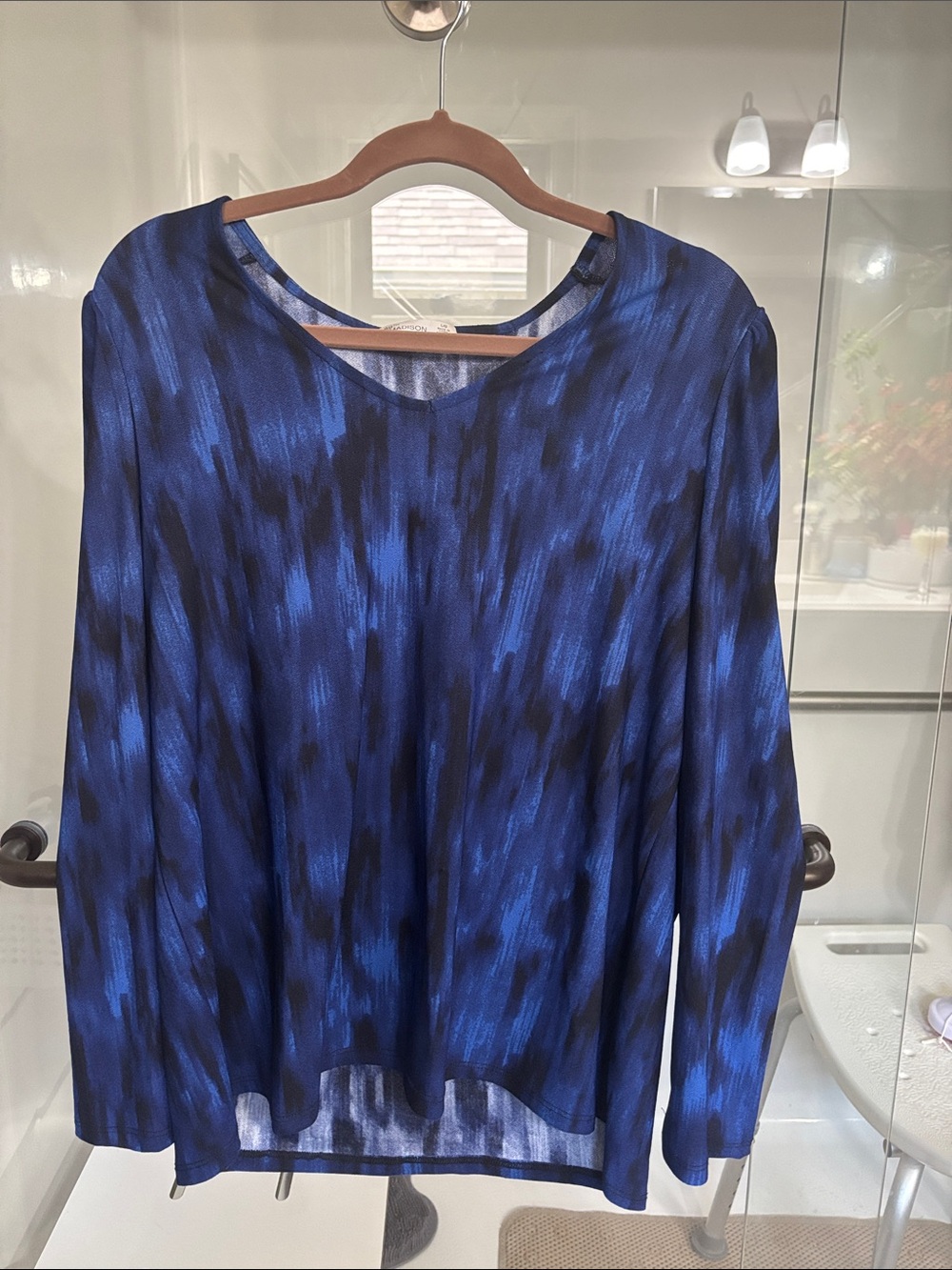 89th & Madison Blue and Black Abstract Long-Sleeve Top